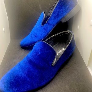 Steve Madden royal blue velvet shoes